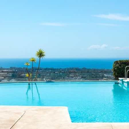 Large 3-Bedroom Nestled In Golf Paradise エステポナ エクステリア 写真